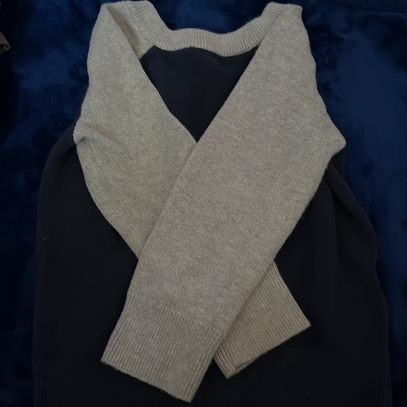 Gap 12-18 months sweater - Picture 3 of 3